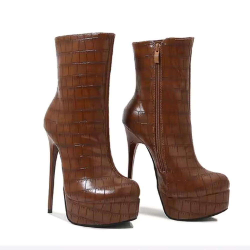 Brown Fashion Nova Crocodile Heel Boots Size 8